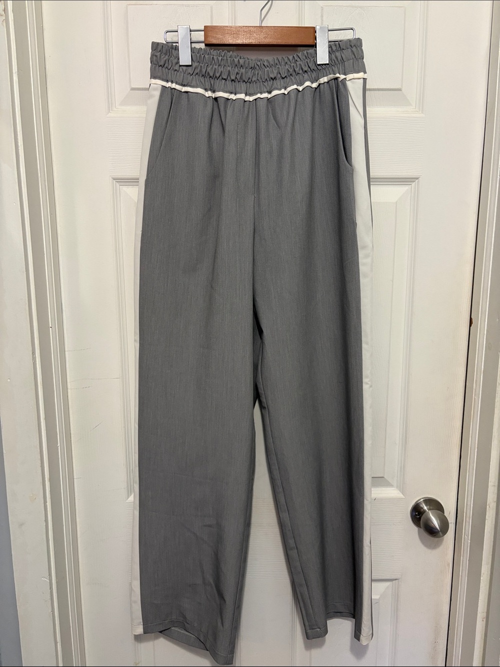 NWT Via Bovio Gray Wide-Leg Trousers with White Side Stripe